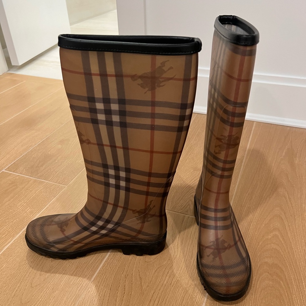 AUTHENTIC Burberry Plaid Rain Boots
